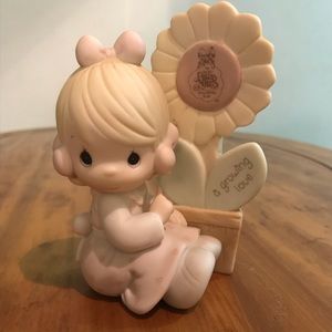 1988 PRECIOUS MOMENTS SYMBOL OF MEMBERSHIP